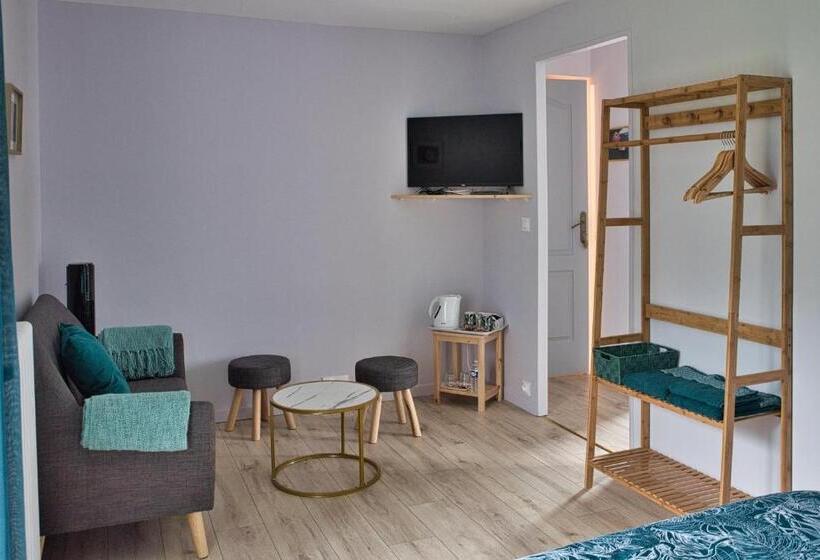 مبيت وإفطار La Jacarandière