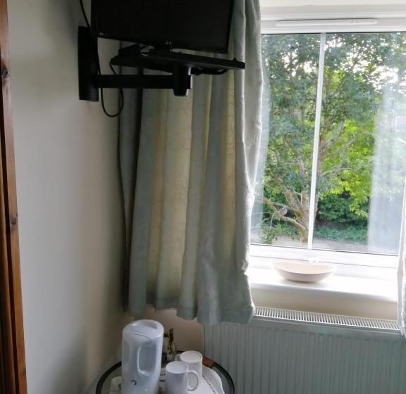 Bed and Breakfast The Old School