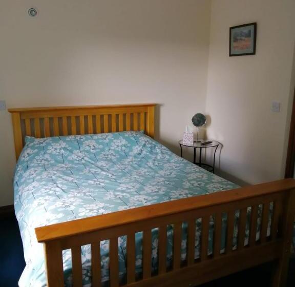 Bed and Breakfast The Old School