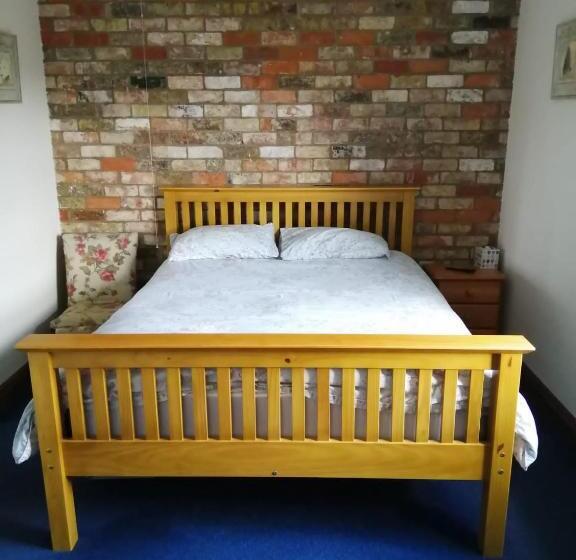 Bed and Breakfast The Old School