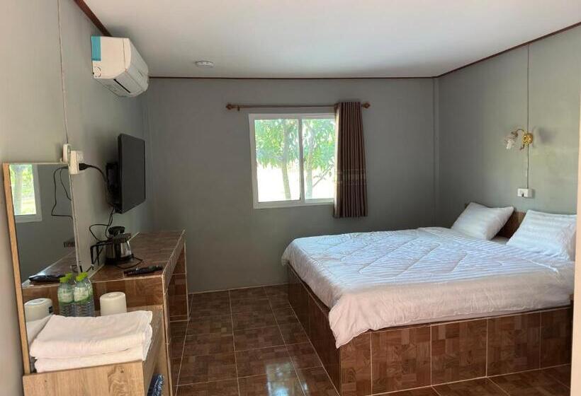 Hotel สวนสบายปลายนารีสอร์ท