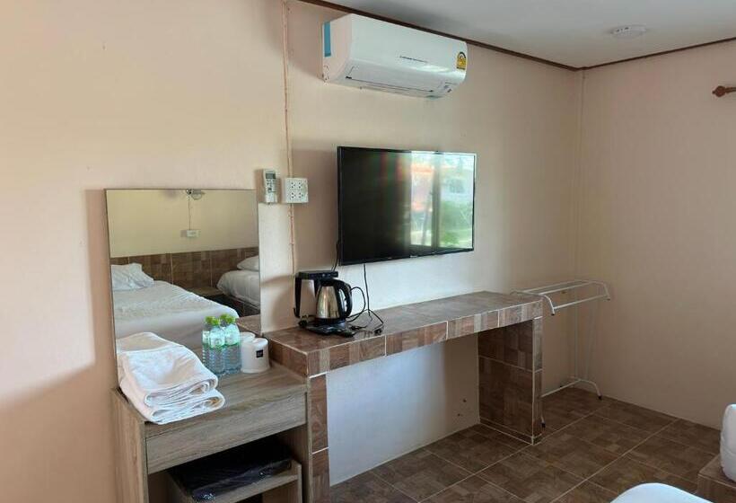 Hotel สวนสบายปลายนารีสอร์ท