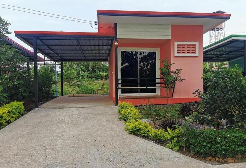 Hotel สวนสบายปลายนารีสอร์ท