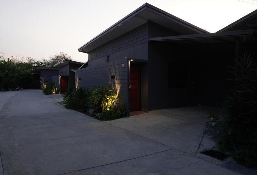 בית מלון כפרי กรณวรรณ รีสอร์ท