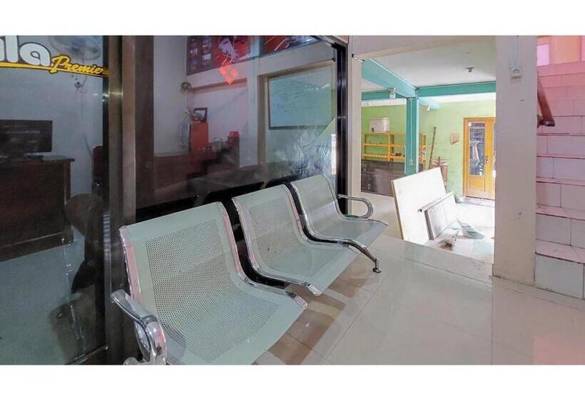 ホテル Artayya Puri 3 Syariah Near Terminal Caruban Mitra Reddoorz