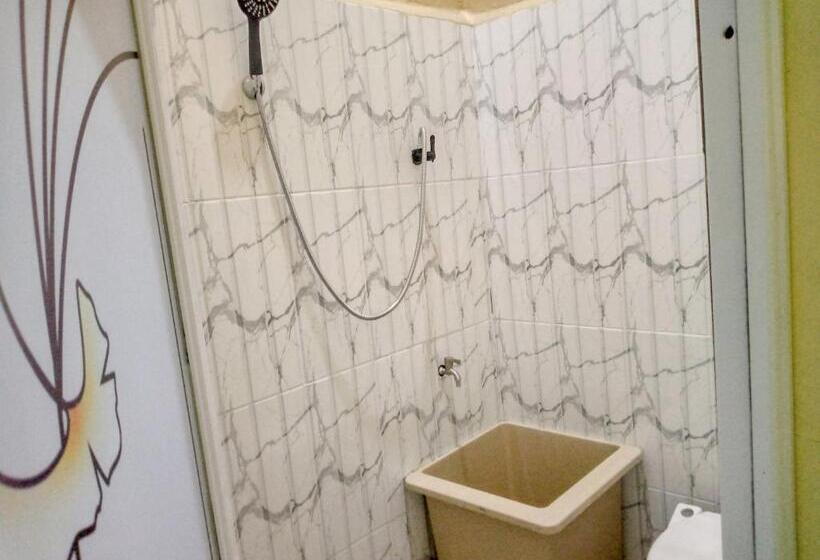 호텔 Deeva Homestay Syariah Redpartner