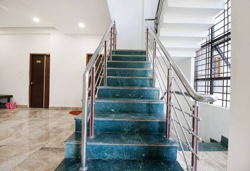 Hotel Fabexpress Yuvan