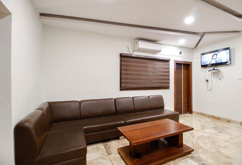 Hotel Fabexpress Yuvan