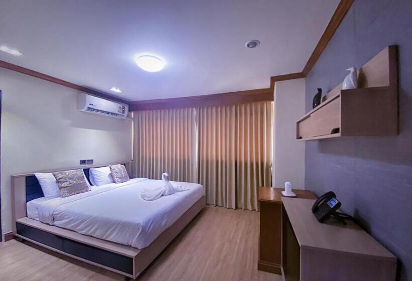 ホテル Phuphanplace