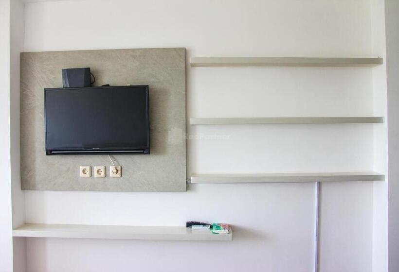 Отель Redliving Apartemen Gunung Putri Square Sansan Room Tower Pinus