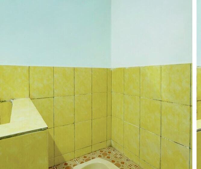 ホテル Spot On 91154 Desa Wisata Wayang Manyaran Wonogiri