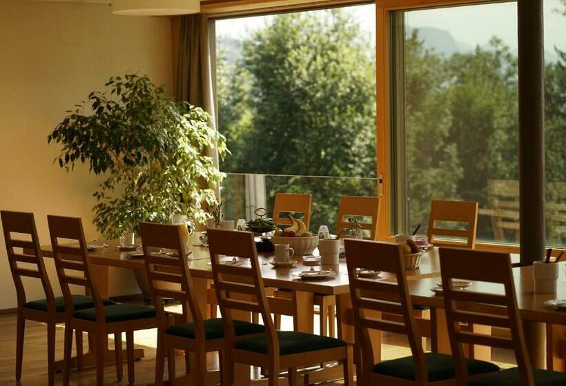 بنسيون Haus Ingrüne