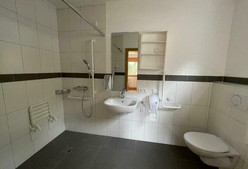 بنسيون Haus Ingrüne