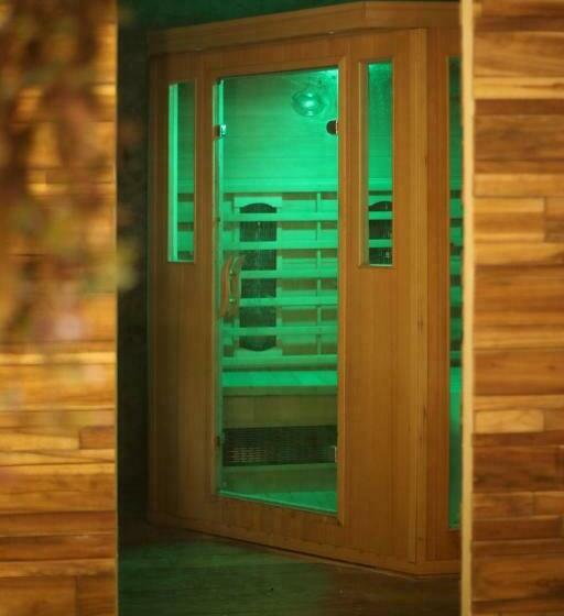 بنسيون La Montrieuse, Chambre Individuelle Avec Sauna Et Baignoire Spa