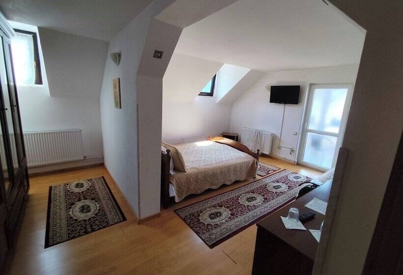 פנסיון Perla Brazilor