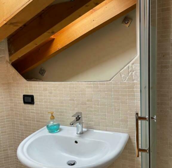 פנסיון Shanice’s House