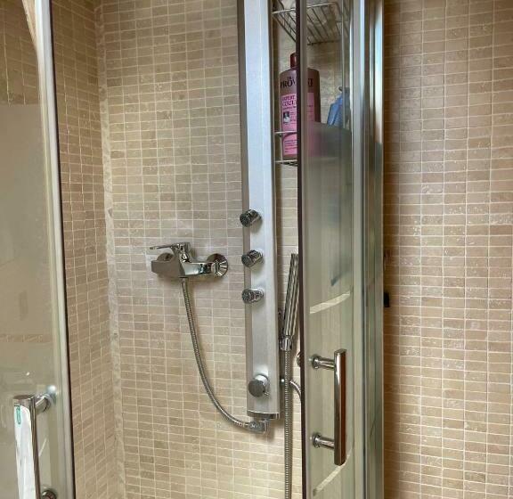 פנסיון Shanice’s House