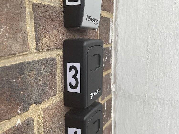 פנסיון Spacious Rooms In Foresthill