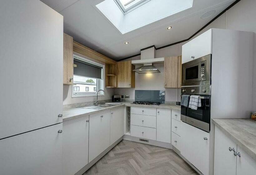 Курорт Green Meadows Country Park