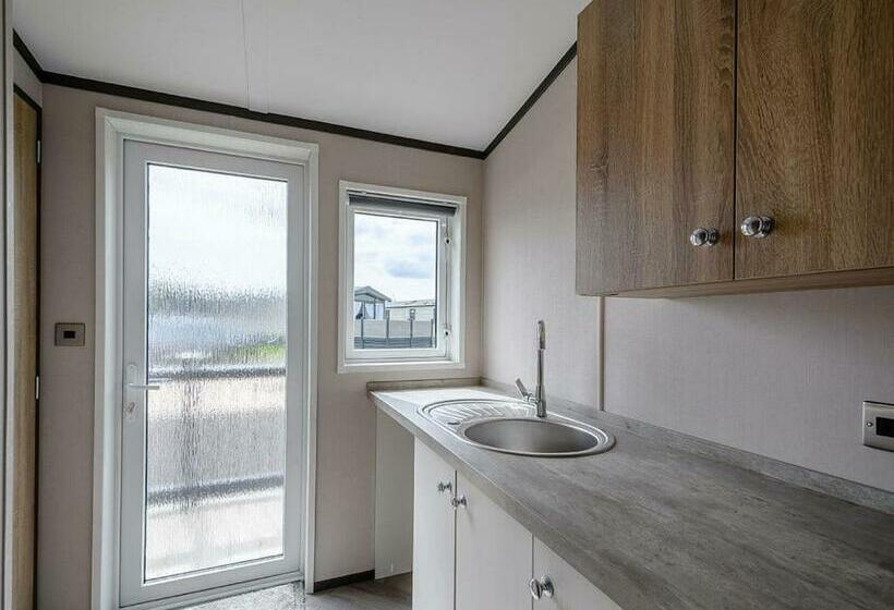 Курорт Green Meadows Country Park