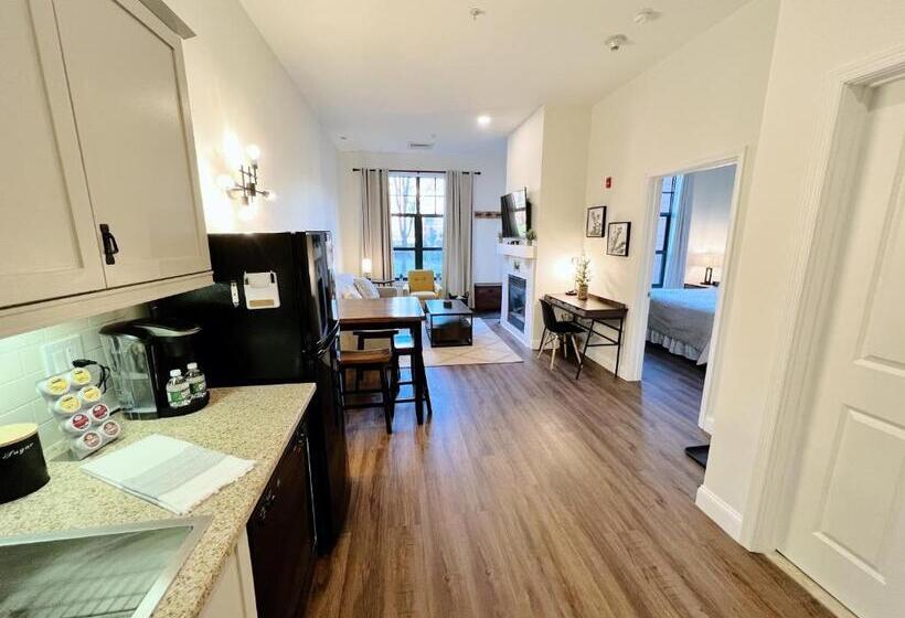 Mountain Creek Resort At Appalachian Hotel   Pool & Hot Tub