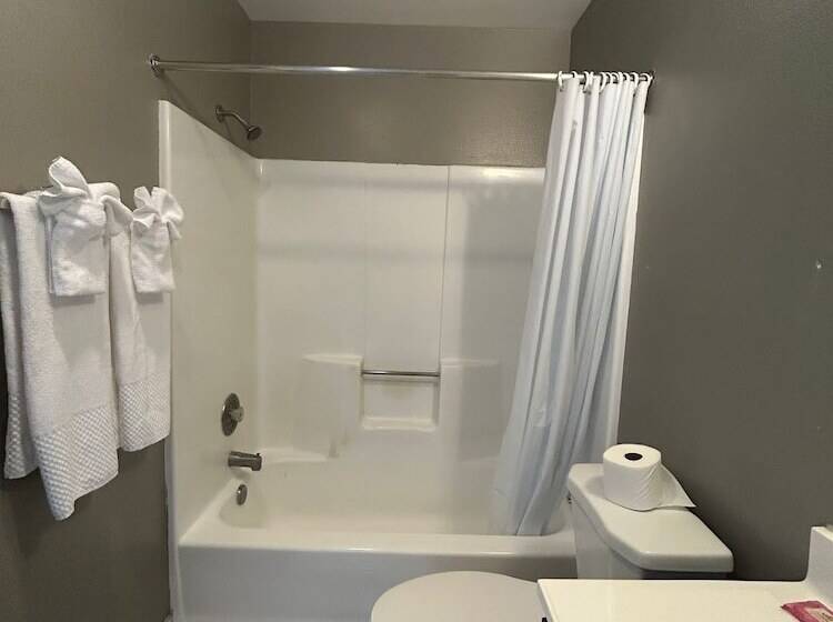 Backcountry Inn Motel