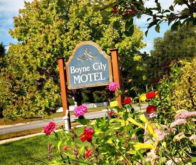 Boyne City Motel