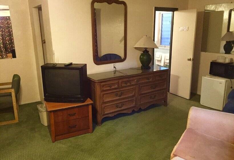 Cadillac Motel Fanning Springs