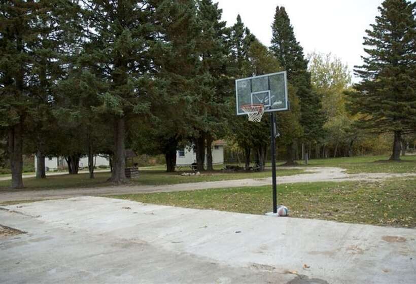Hilltop Cabins And Motel