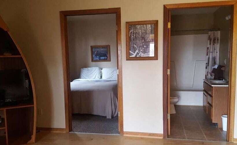 Hilltop Cabins And Motel