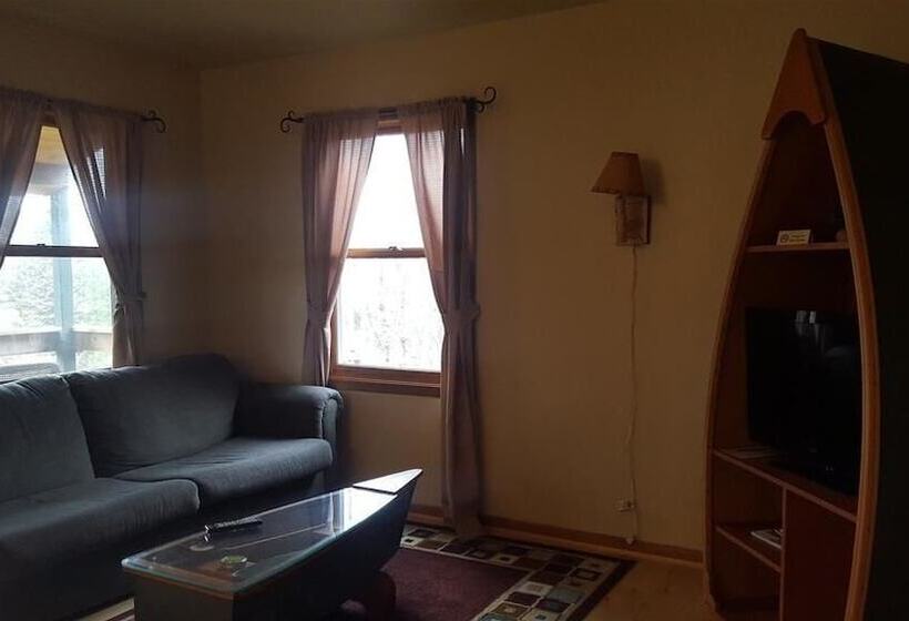 Hilltop Cabins And Motel