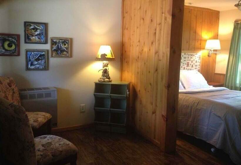 Hilltop Cabins And Motel