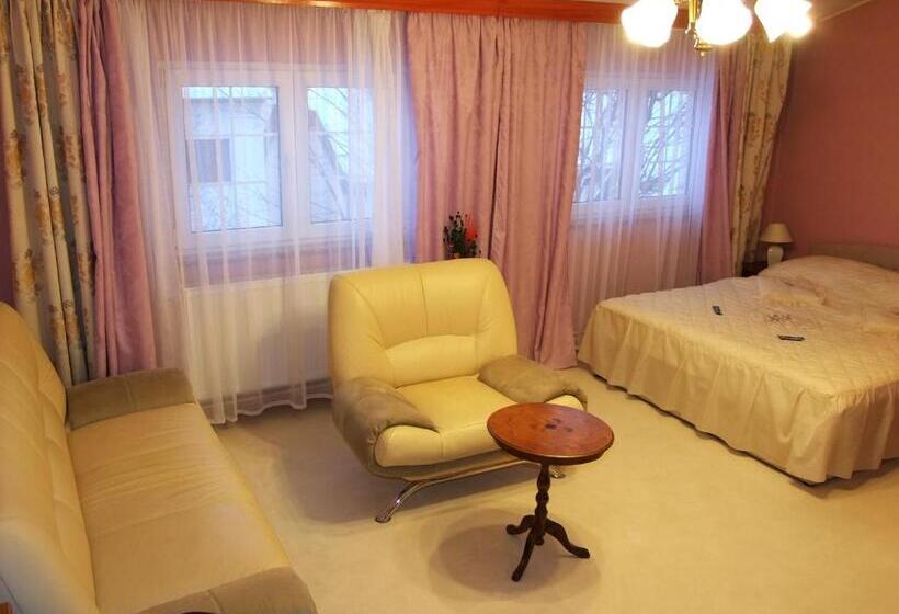 فندق Bed & Breakfast Vila Stanišić