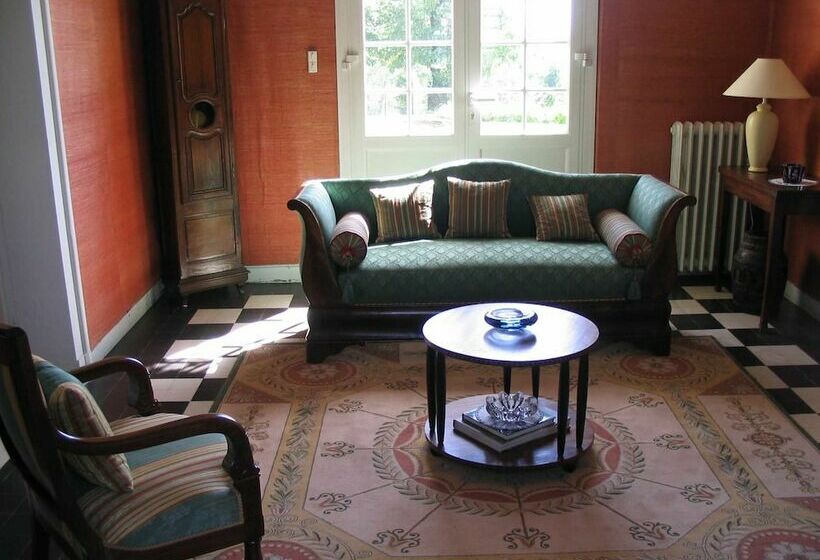 هتل Château Belles Graves