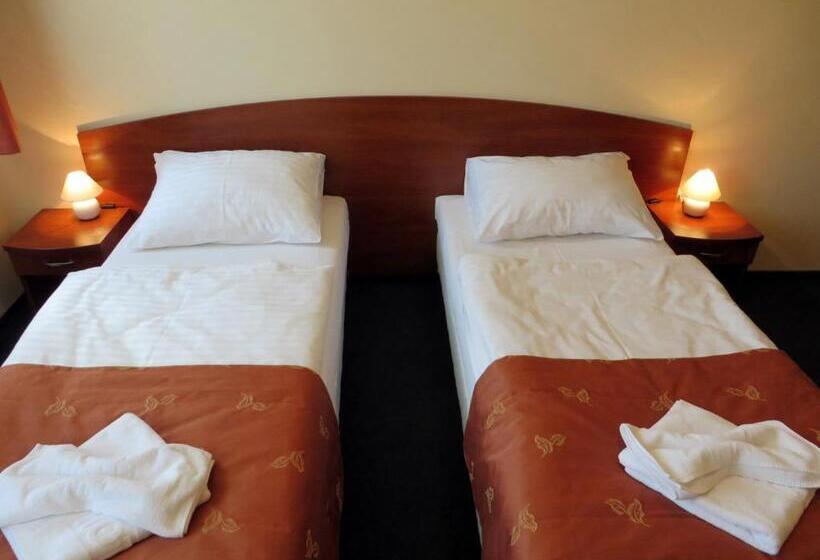 هتل City Apartments Protos