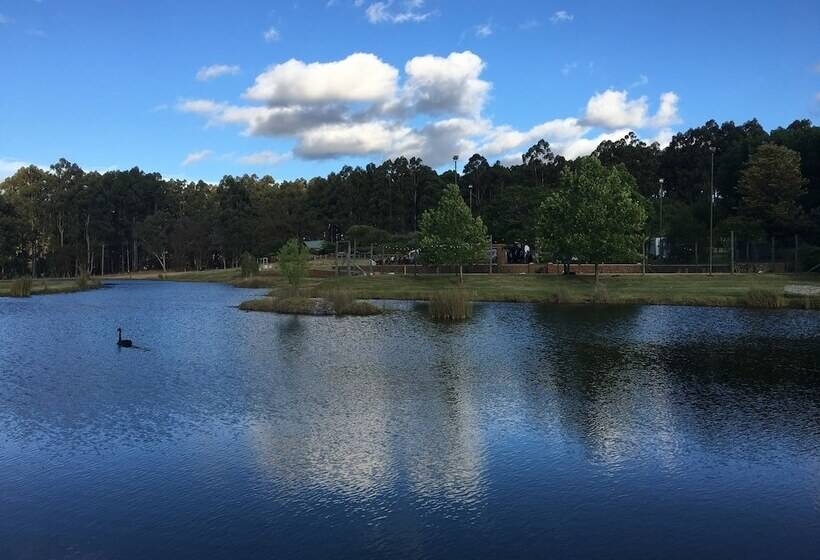 בית מלון כפרי Clover Cottage Country Retreat