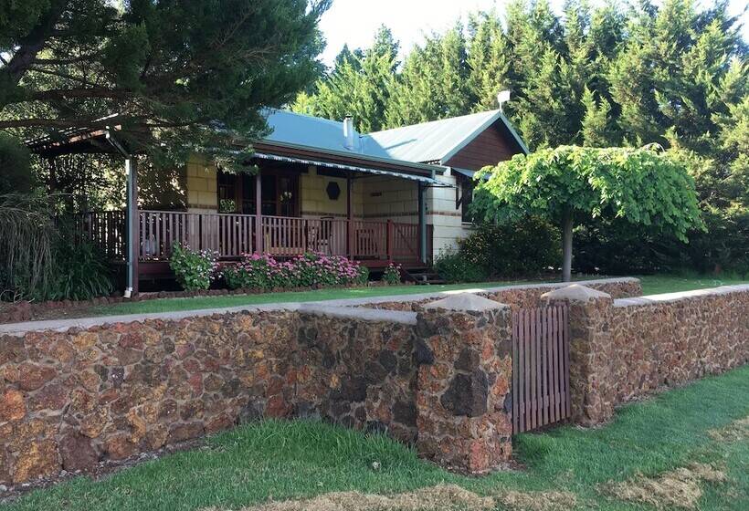 בית מלון כפרי Clover Cottage Country Retreat