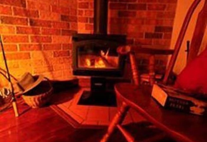 בית מלון כפרי Clover Cottage Country Retreat