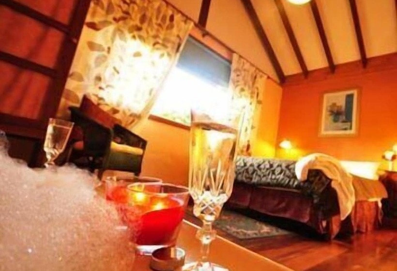 בית מלון כפרי Clover Cottage Country Retreat