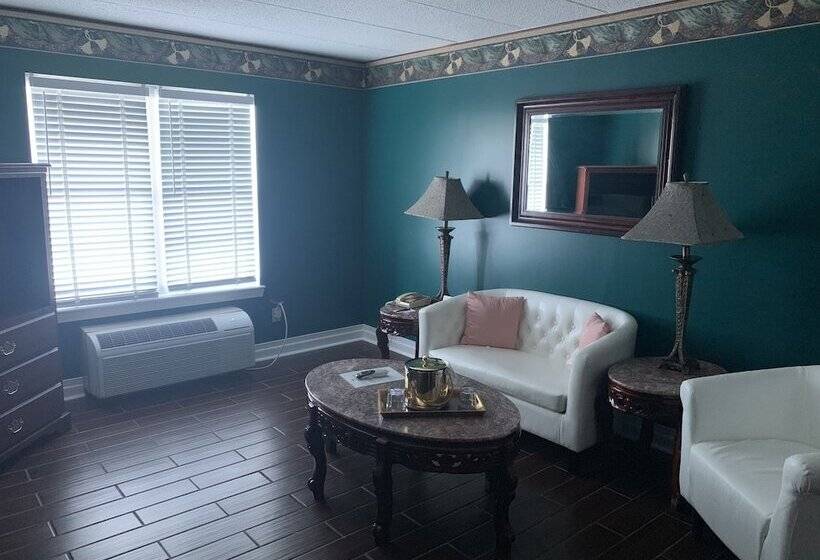 Отель French Quarter Inn