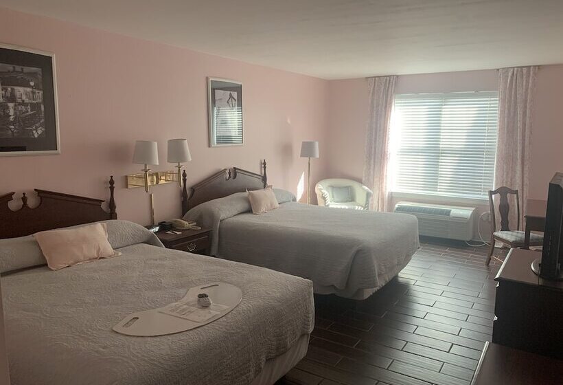 Отель French Quarter Inn