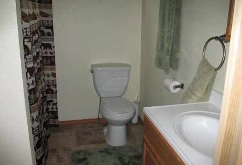 Отель Frenchy's Fishing And Adventure Cabins