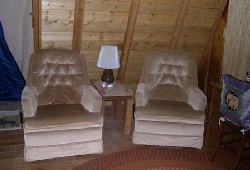 Отель Frenchy's Fishing And Adventure Cabins