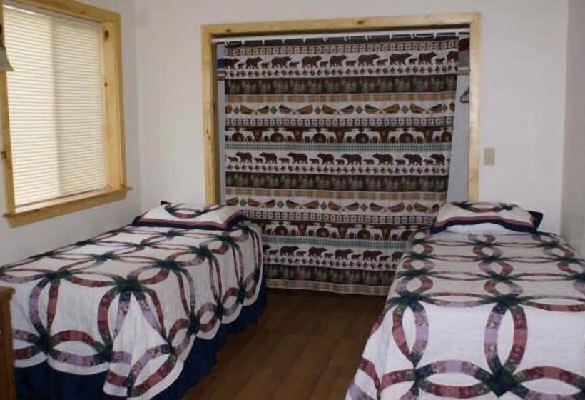 Отель Frenchy's Fishing And Adventure Cabins