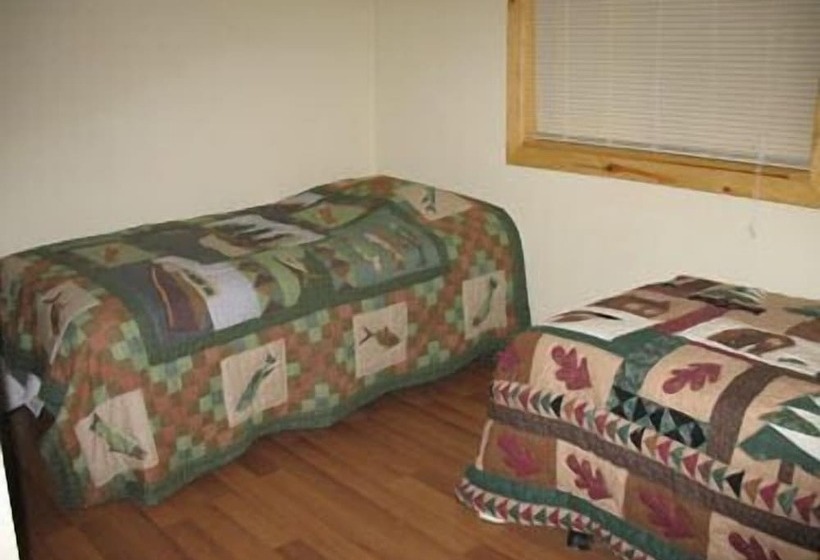 Отель Frenchy's Fishing And Adventure Cabins