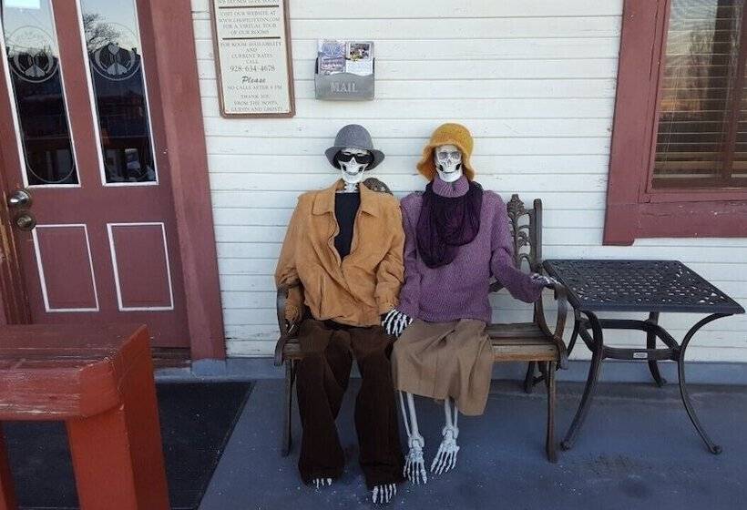 בית מלון כפרי Ghost City Inn