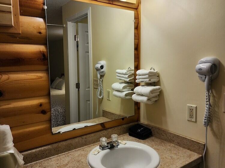 فندق Grantsburg Inn