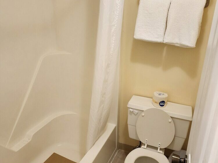 فندق Grantsburg Inn