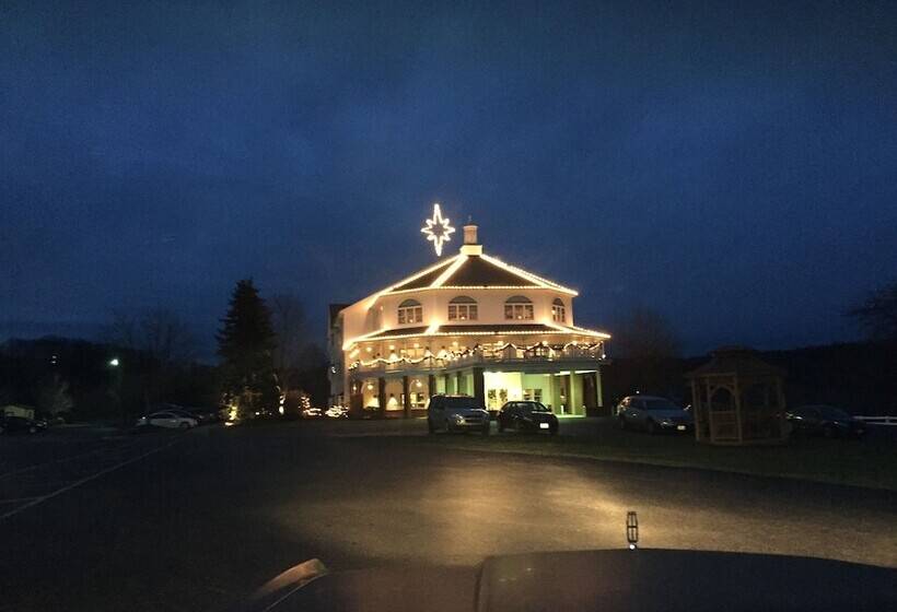 فندق Inn At Amish Door