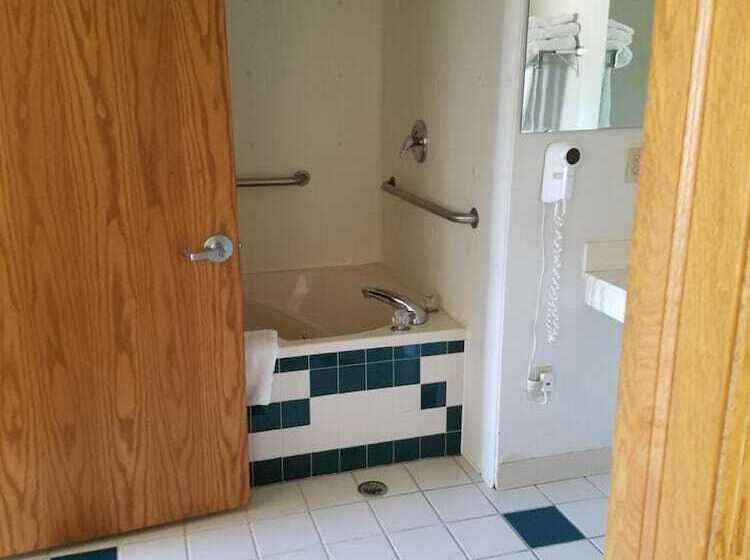 فندق Inn Of The Pines